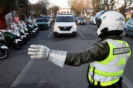 Restricción vehicular 2025: revisa las patentes que no deben transitar hoy 26 de junio