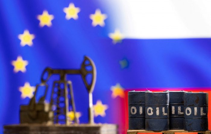UE acuerda embargo a «más de dos tercios» de compras de petróleo ruso