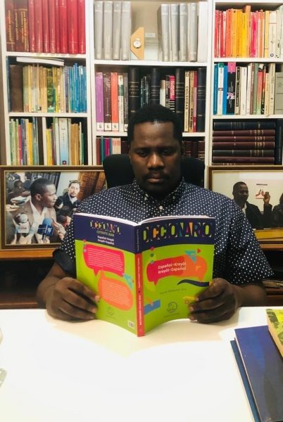 Referente de la comunidad haitiana lanzó un Diccionario kreyòl-español: el resultado de una respuesta colectiva a una necesidad que va más allá del idioma