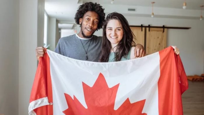 En qué consiste el exigente programa de puntos con el que miles de latinos buscan vivir y trabajar en Canadá
