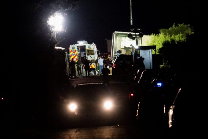 Aumenta a 50 la cifra de migrantes muertos hallados en un camión en Texas