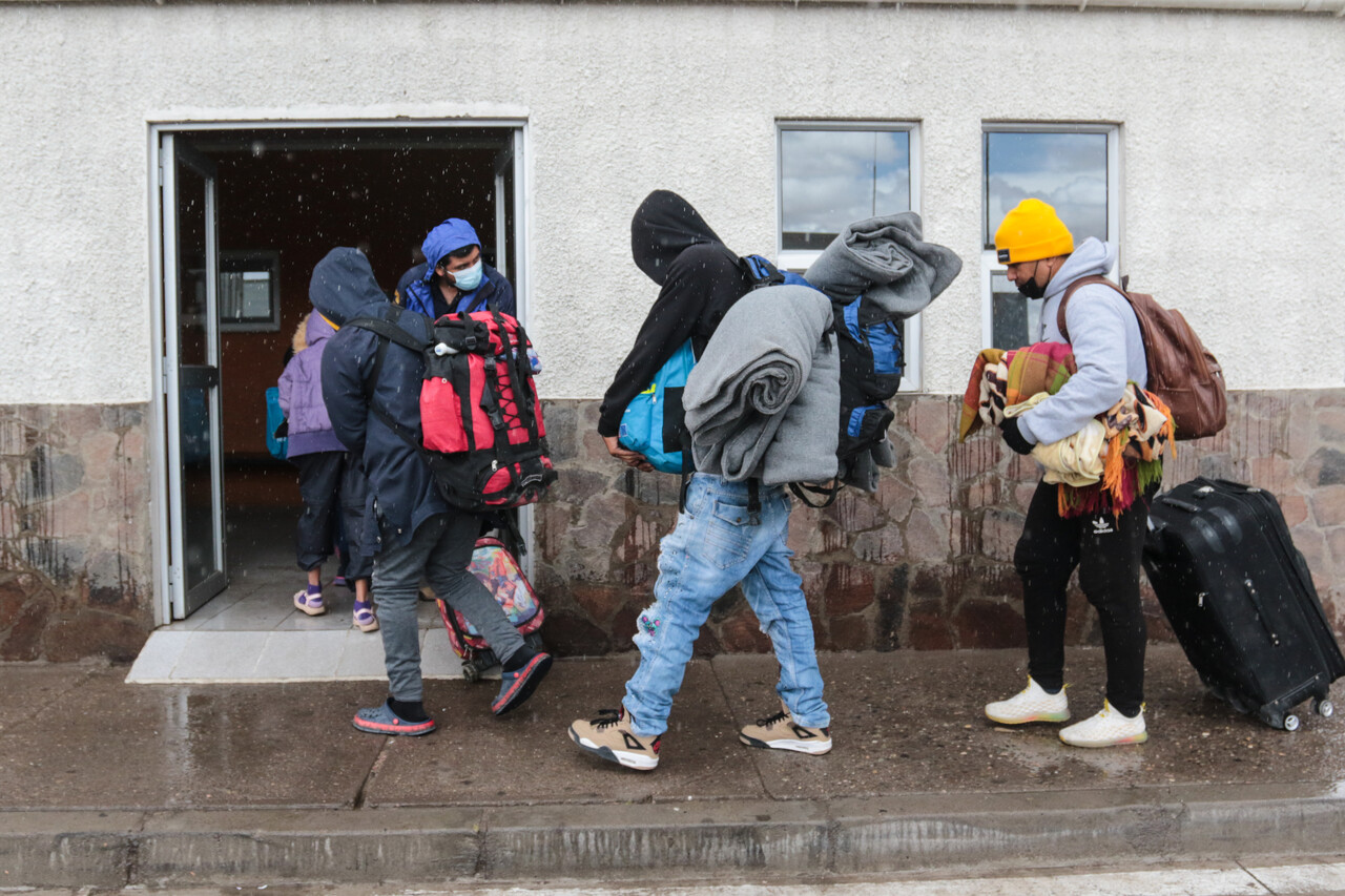 61% de las personas encuestadas dice estar «contra todo tipo de inmigración» según última encuesta CEP