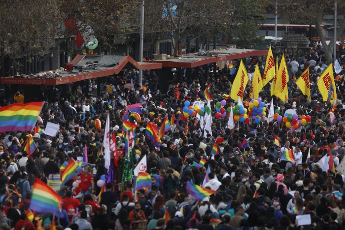 Marcha del Orgullo: más de 80.000 personas se congregaron en Santiago para exigir el fin a la violencia y discriminación en contra de las diversidades sexuales