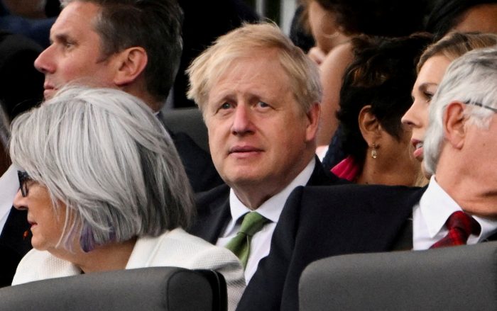Moción de censura: Boris Johnson gana voto de confianza, pero sufre una gran rebelión