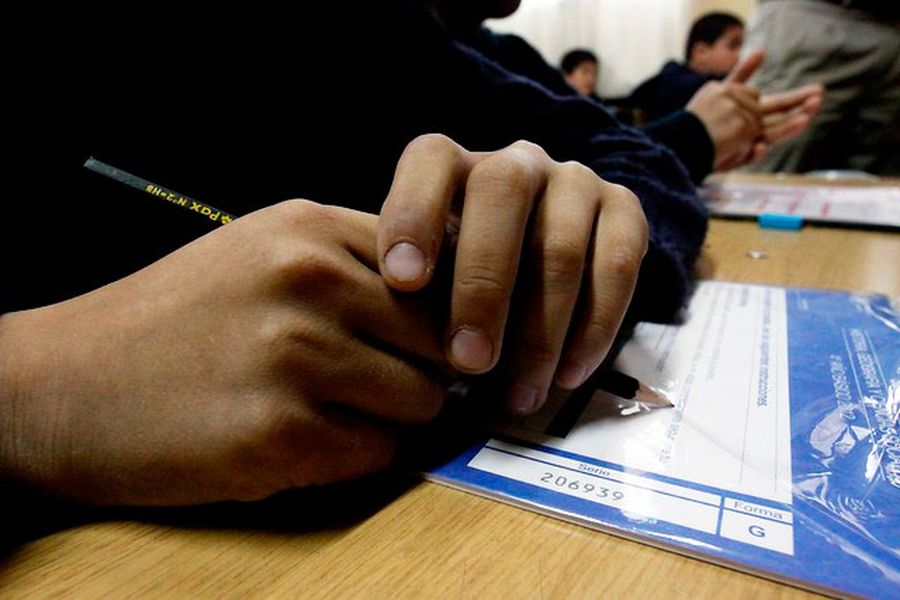 CNED considera «imprescindible» aplicar Simce para 4° básico y II medio: Mineduc «no comparte» decisión, pero cumplirán «lo dispuesto»