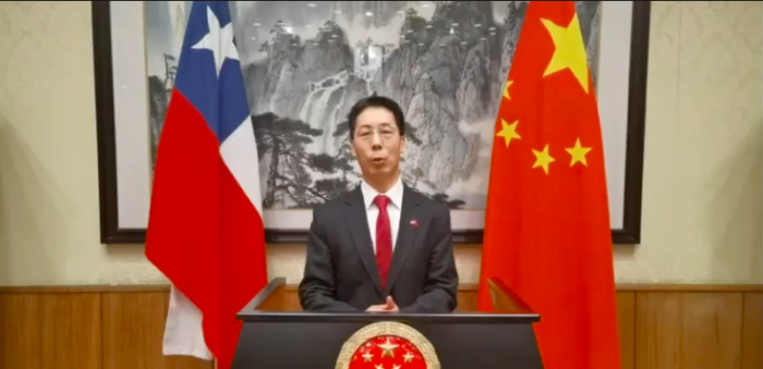 Embajador chino Niu Qingbao: «China nunca forzará a Chile a elegir entre potencias»