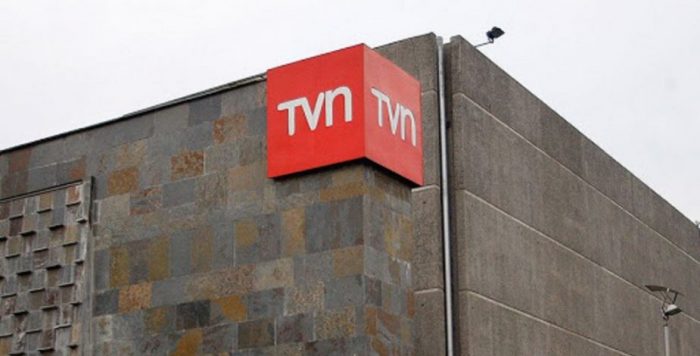 Sujetos intentaron hacer encerrona a equipo de TVN en Providencia