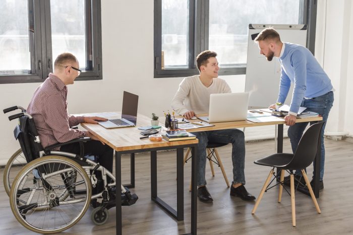 Programa busca capacitar a personas con discapacidad involucrando al talento interno de las empresas en políticas de inclusión y diversidad