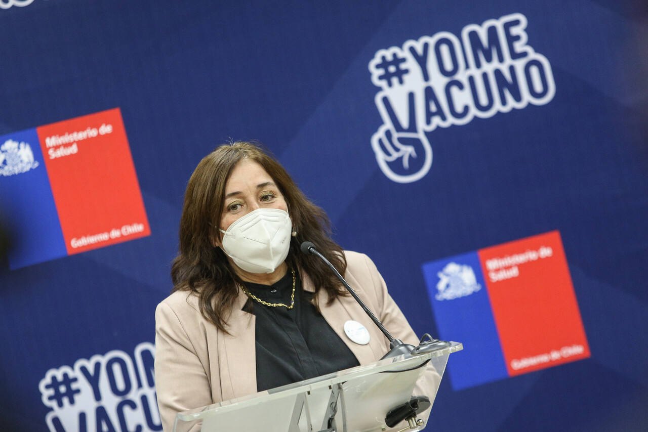 Polémica entre el Minsal y el Colmed por acusaciones de tortura en hospital psiquiátrico: exigen responsabilidad política de la ministra Yarza