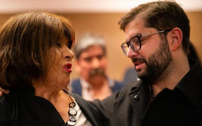 Presidente Gabriel Boric se reunió con Carmen Gloria Quintana, víctima del Caso Quemados, en su gira por Canadá