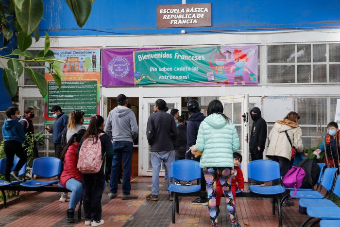 Más de 20 personas de colegio de Quintero presentaron síntomas de intoxicación