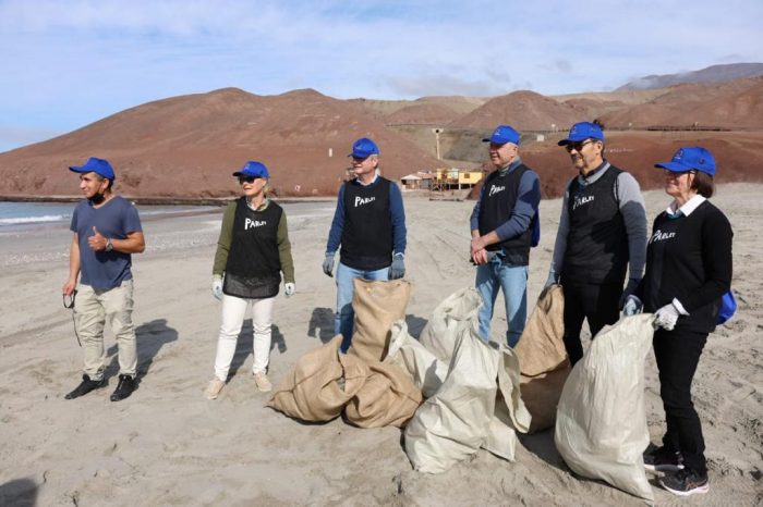 Unión Europea participó en jornada de limpieza a playa La Rinconada en Antofagasta