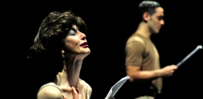 Paulina Urrutia y el reestreno de «La amante fascista»: «La obra viene a ser como un clásico del teatro contemporáneo chileno»