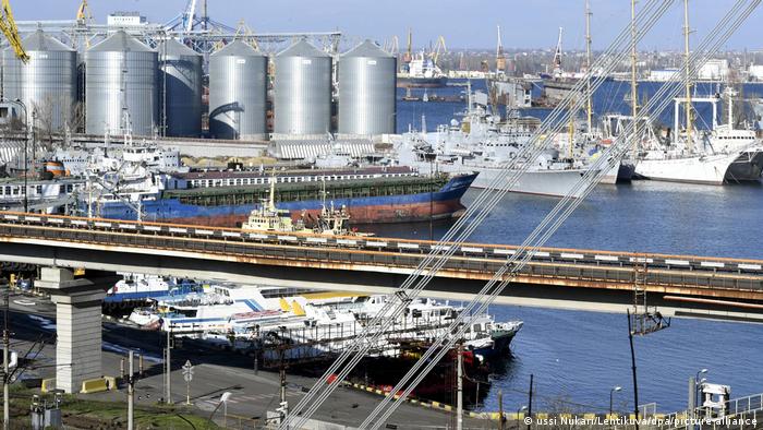 Rusia reivindica ataque contra puerto de Odesa y afirma que destruyó objetivos militares