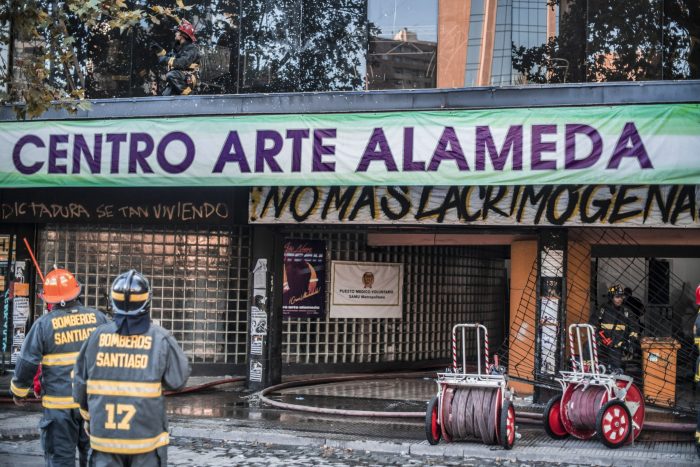Sin responsables, Fiscalía cerró investigación por incendio de Centro Arte Alameda