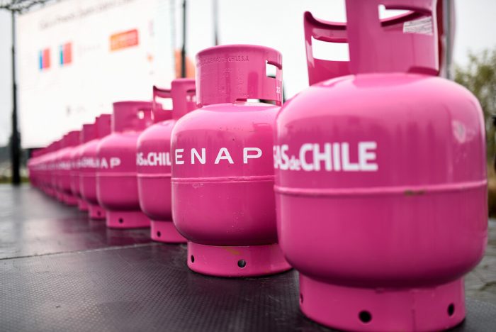 «Gas de Chile»: Enap anuncia proyecto que busca vender gas licuado a un precio más barato ante alza en el mercado tradicional