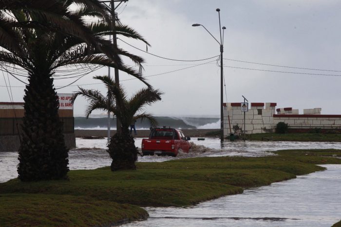 Delegación Presidencial declara alerta roja en cuatro comunas de Coquimbo debido al frente de mal tiempo