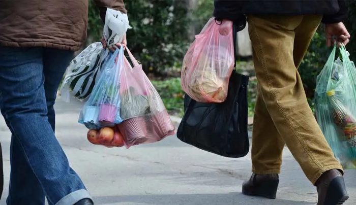 Cinco mil billones de bolsas plásticas son utilizadas anualmente alrededor del mundo