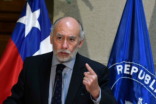 Iván Flores pide al PC no «rasgar vestiduras» ante incumplimiento del acuerdo para la presidencia de Cariola en la Cámara