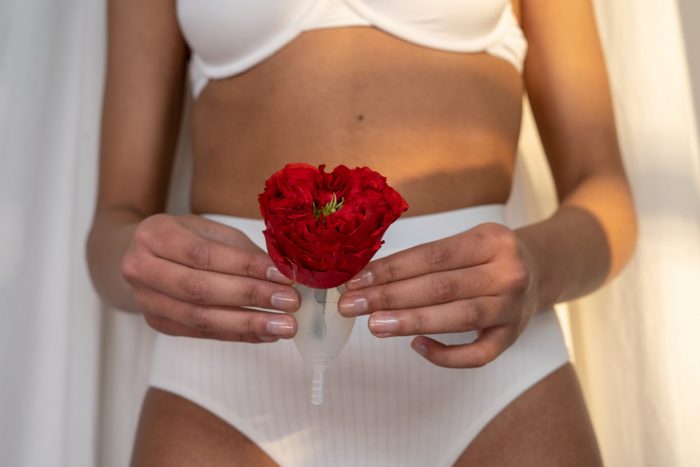 Cinco preguntas sobre el uso de la copa menstrual, la cada vez más popular alternativa a los tampones y toallas sanitarias