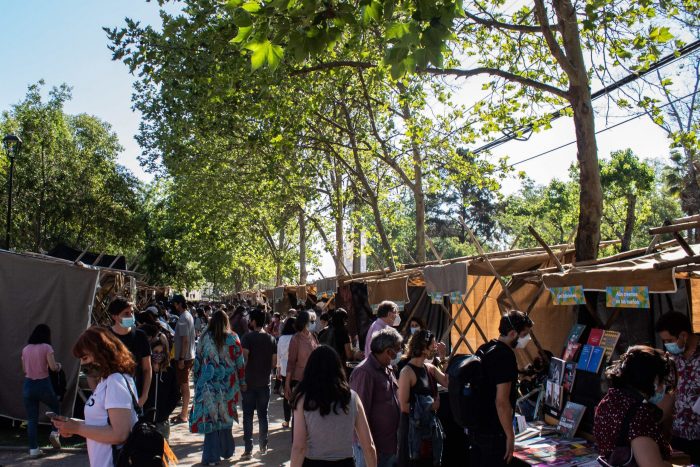Editores de Chile expande sus ferias de libros a nuevas comunas de Santiago