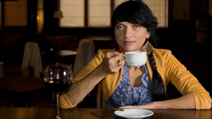 ¿Buenos o malos para la salud? Los mitos sobre el café y el vino tinto que quizás sigues pensando que son ciertos