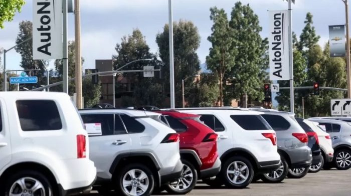 «Es un momento histórico»: California prohíbe la venta de autos nuevos de gasolina a partir de 2035, el primer estado de EE.UU. en hacerlo