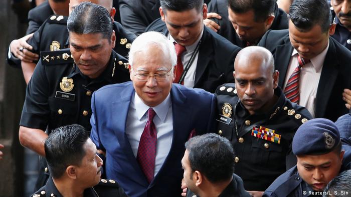 Justicia de Malasia ratifica 12 años de prisión para exprimer ministro Razak