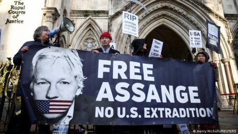 ¿Se acerca el final del periplo legal de Julian Assange?