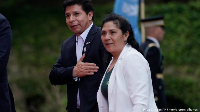 Fiscalía pide prohibir que primera dama de Perú salga del país