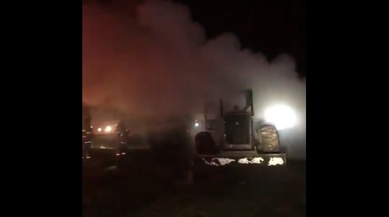 Dos máquinas forestales y una camioneta resultaron quemadas tras ataque incendiario en Paredones