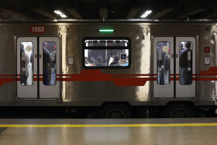 Metro de Santiago informa que Línea 2 se encuentra completamente operativa tras suspensión de servicio en cinco estaciones por descarrilamiento de tren