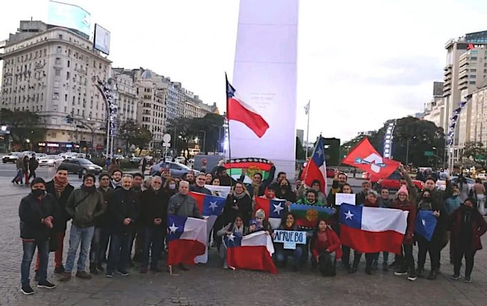«Más allá de la cordillera», organización de chilenos y chilenas residentes en el extranjero: “Aquí tenemos derechos garantizados que en Chile son un privilegio”