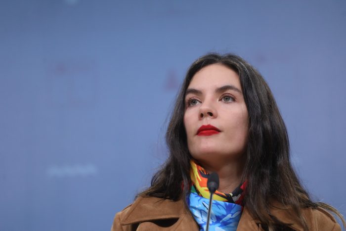 Vocera Camila Vallejo por acuerdo del oficialismo sobre nueva Constitución: «Es muy importante y lo valoramos»