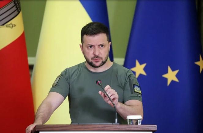 Zelenski: la bandera ucraniana volverá a ondear en zonas ocupadas como Crimea