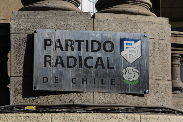 Partido Radical vuelve a lamentar participación de militantes a favor del Rechazo y los llama a «guardar silencio o dejar el partido»