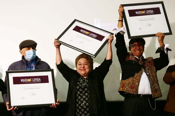 Gestor cultural, cantante de cueca y profesor chilota recibieron premio Margot Loyola