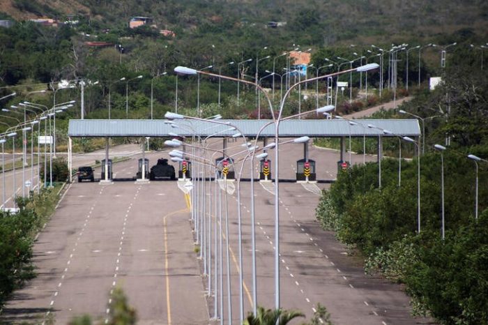 Venezuela y Colombia reanudarán vuelos y paso de transporte de carga el 26 de septiembre