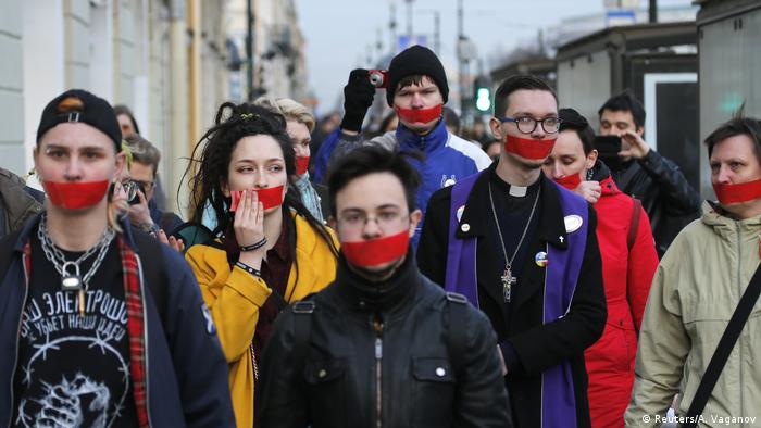 Rusia estudia multar «propaganda de la homosexualidad»
