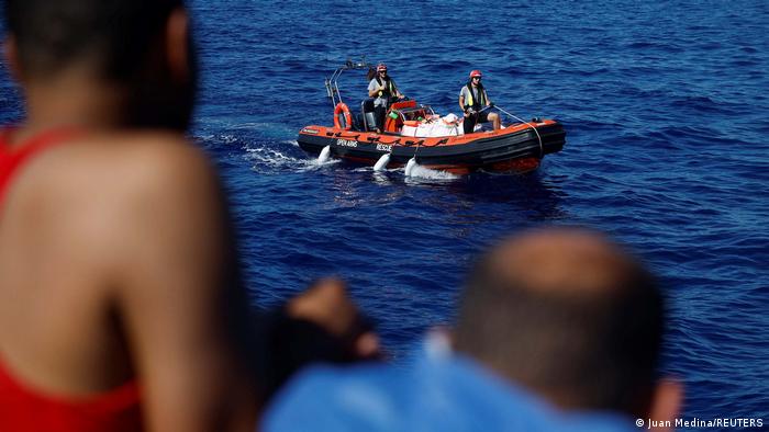 Open Arms rescata otros 294 migrantes en el Mediterráneo