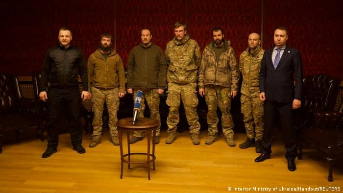 Ucrania anuncia liberación de 215 prisioneros de guerra