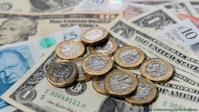 Libra esterlina alcanza baja histórica frente al dólar
