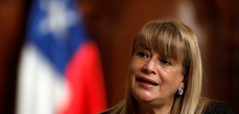 Caso Bielorrusia: ministra Vivanco entrega celular y computador personal al Ministerio Público