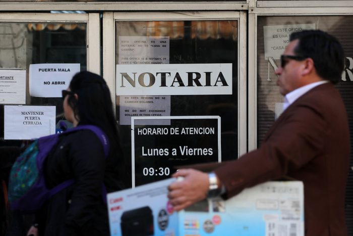 Notario de Concepción asume como nuevo conservador de Hipotecas de Santiago: ganará más de $2 mil millones anuales