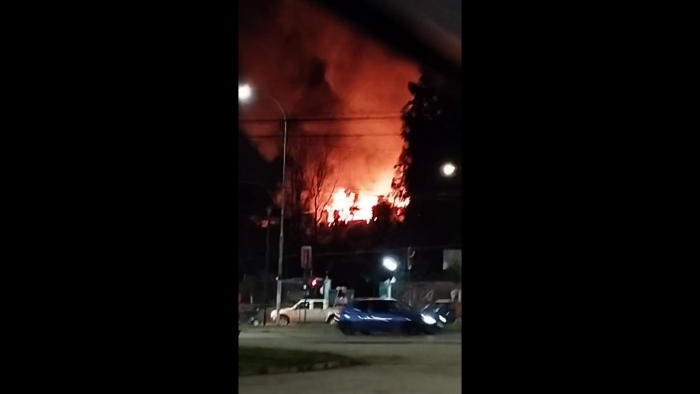 Reportan incendio en el Hospital Psiquiátrico El Peral en Puente Alto