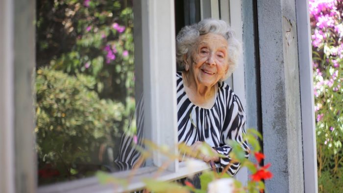 Inés Erazo, de 104 años, envía mensaje a los jóvenes tras votar en el Plebiscito Constitucional: «Tienen que seguir la lucha, porque no se acaba aquí todo»