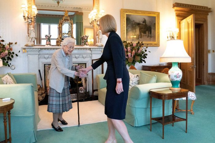 Liz Truss es nombrada primera ministra británica tras adiós de Boris Johnson