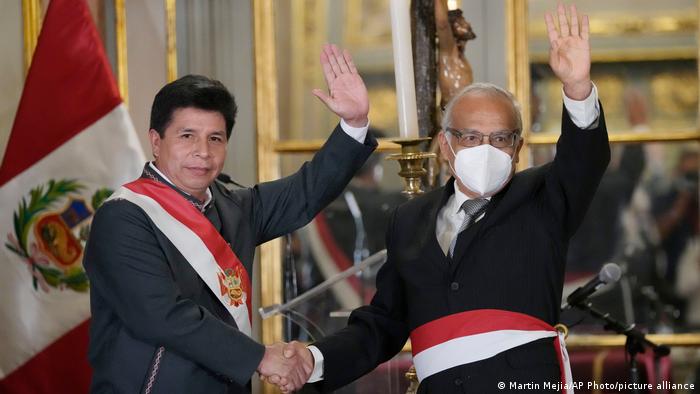 Perú: incluyen a primer ministro en investigación del caso contra Castillo