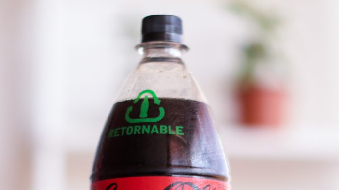 Botella única retornable reduce 10% de plástico al año