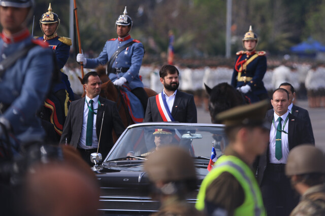 «Glorias del Ejército»: Presidente Gabriel Boric encabeza su primera parada militar en el Parque O’Higgins